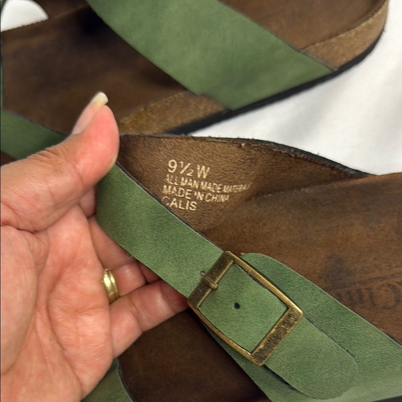 Cliffs by WHITE MOUNTAIN Green and Brown Comfort Sandals - Picture 4 of 6